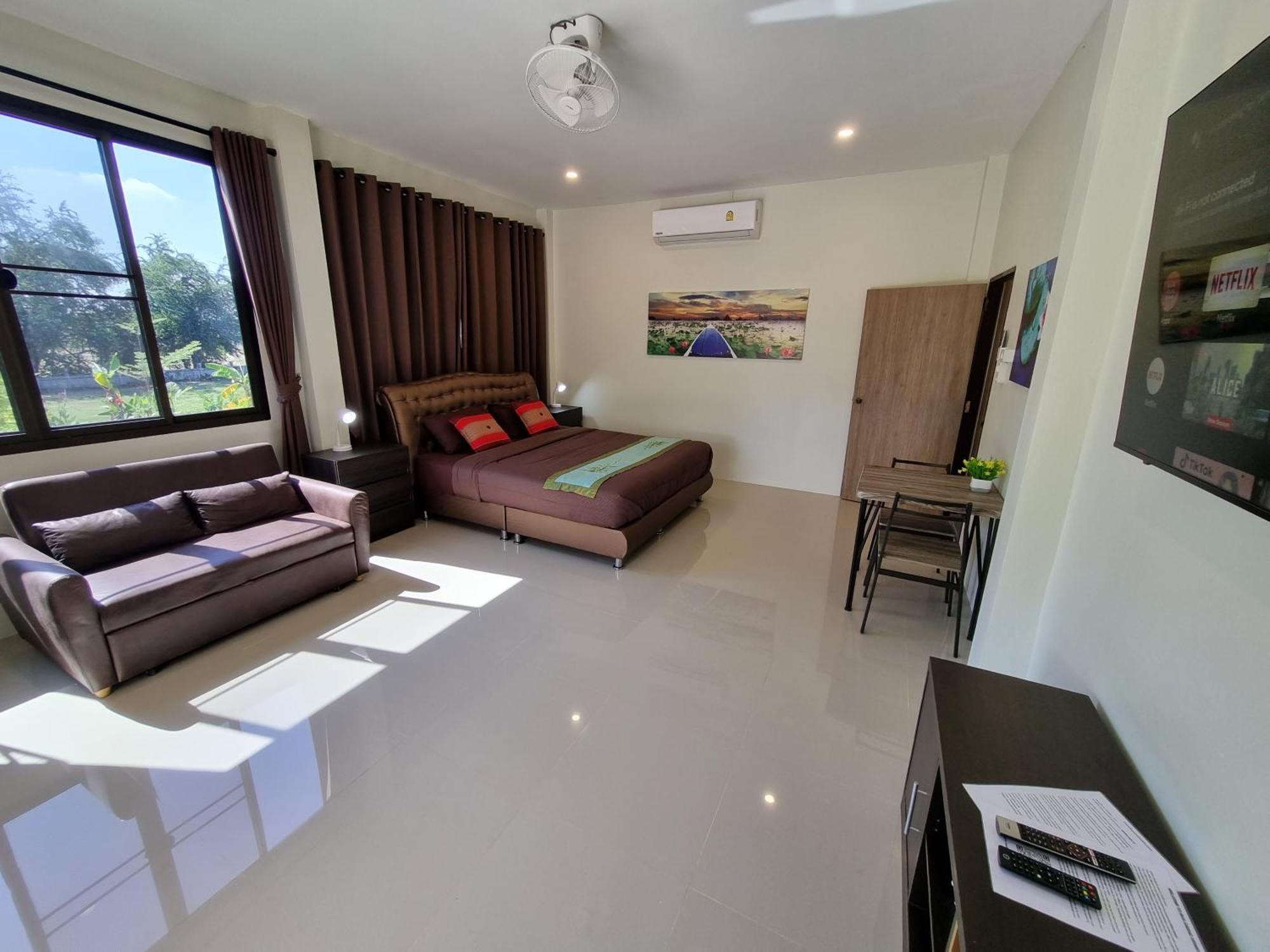 Bua Daeng Homestay Resort Kumphawapi Exterior foto