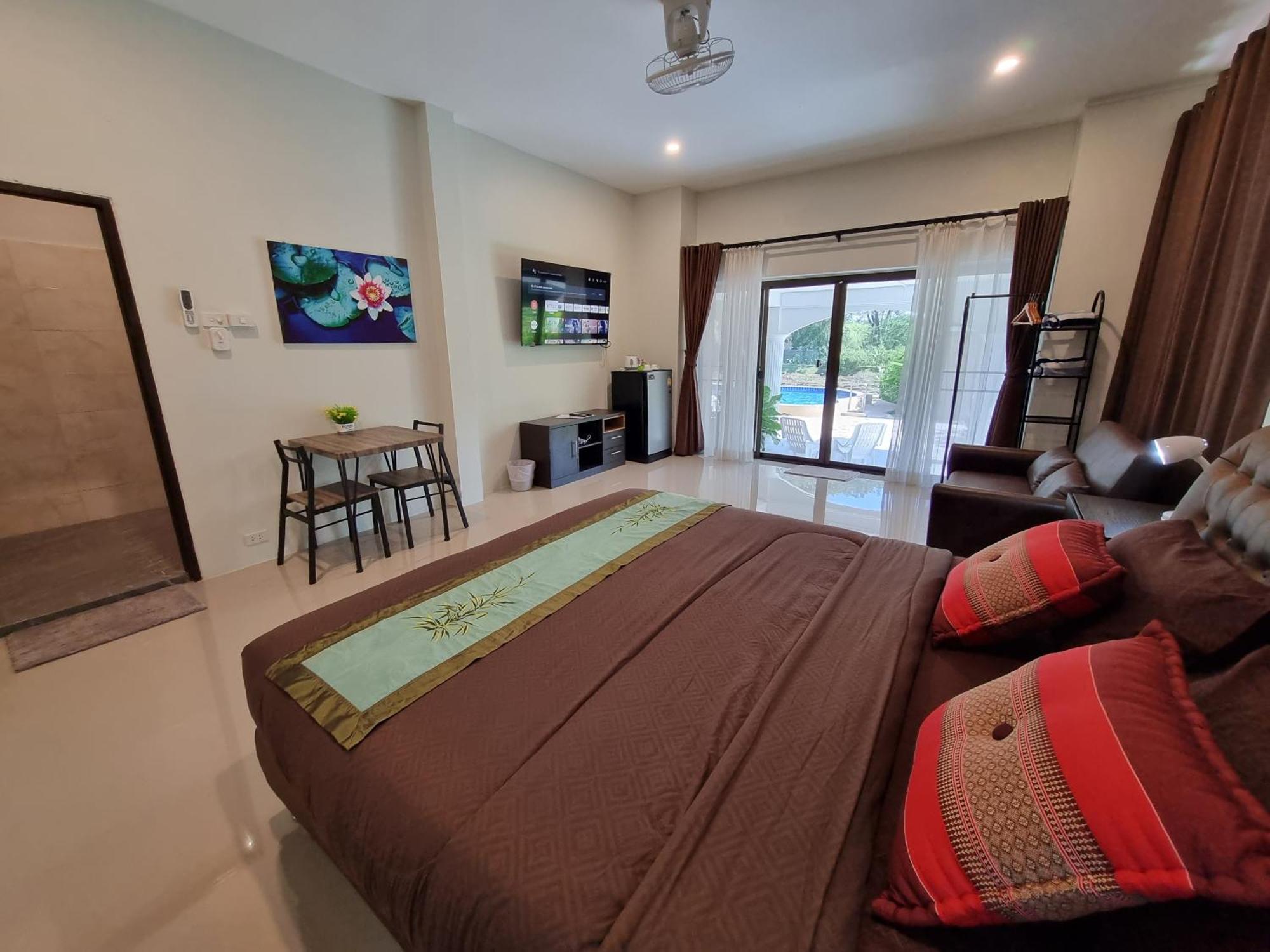 Bua Daeng Homestay Resort Kumphawapi Exterior foto