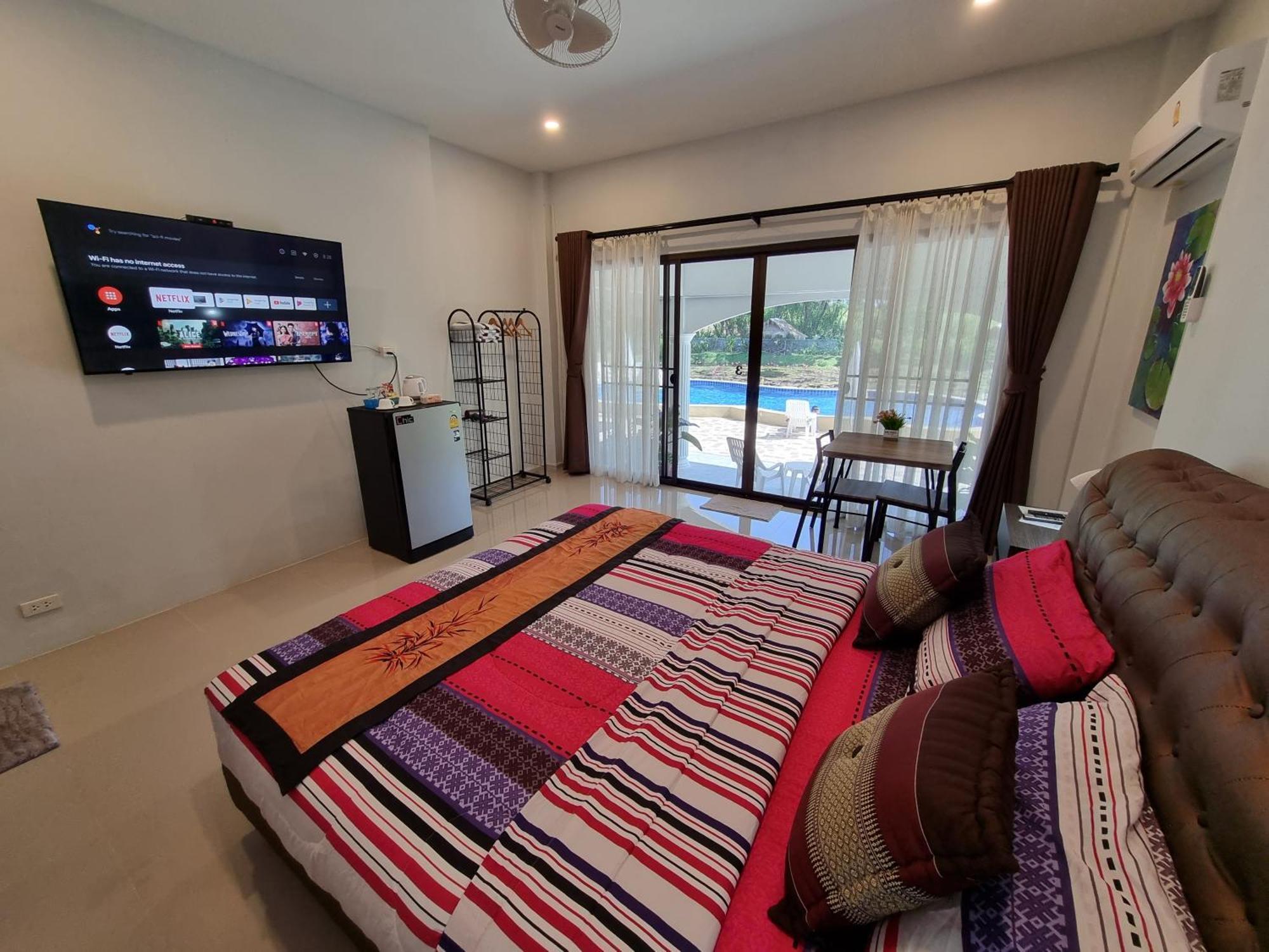 Bua Daeng Homestay Resort Kumphawapi Exterior foto