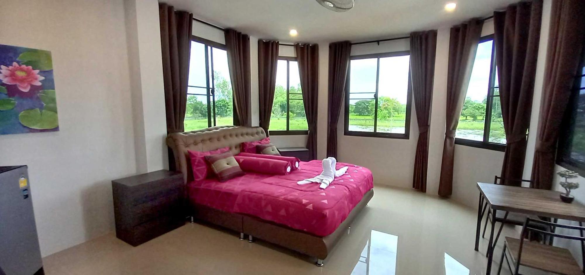 Bua Daeng Homestay Resort Kumphawapi Exterior foto